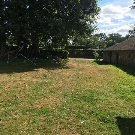 La Roulotte Chainoux Bains-sur-Oust Bagian luar foto