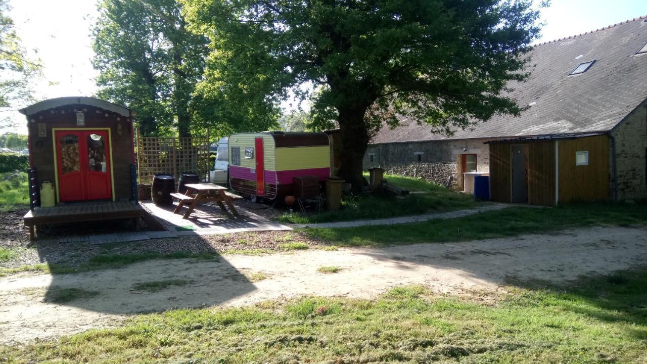 La Roulotte Chainoux Bains-sur-Oust Bagian luar foto