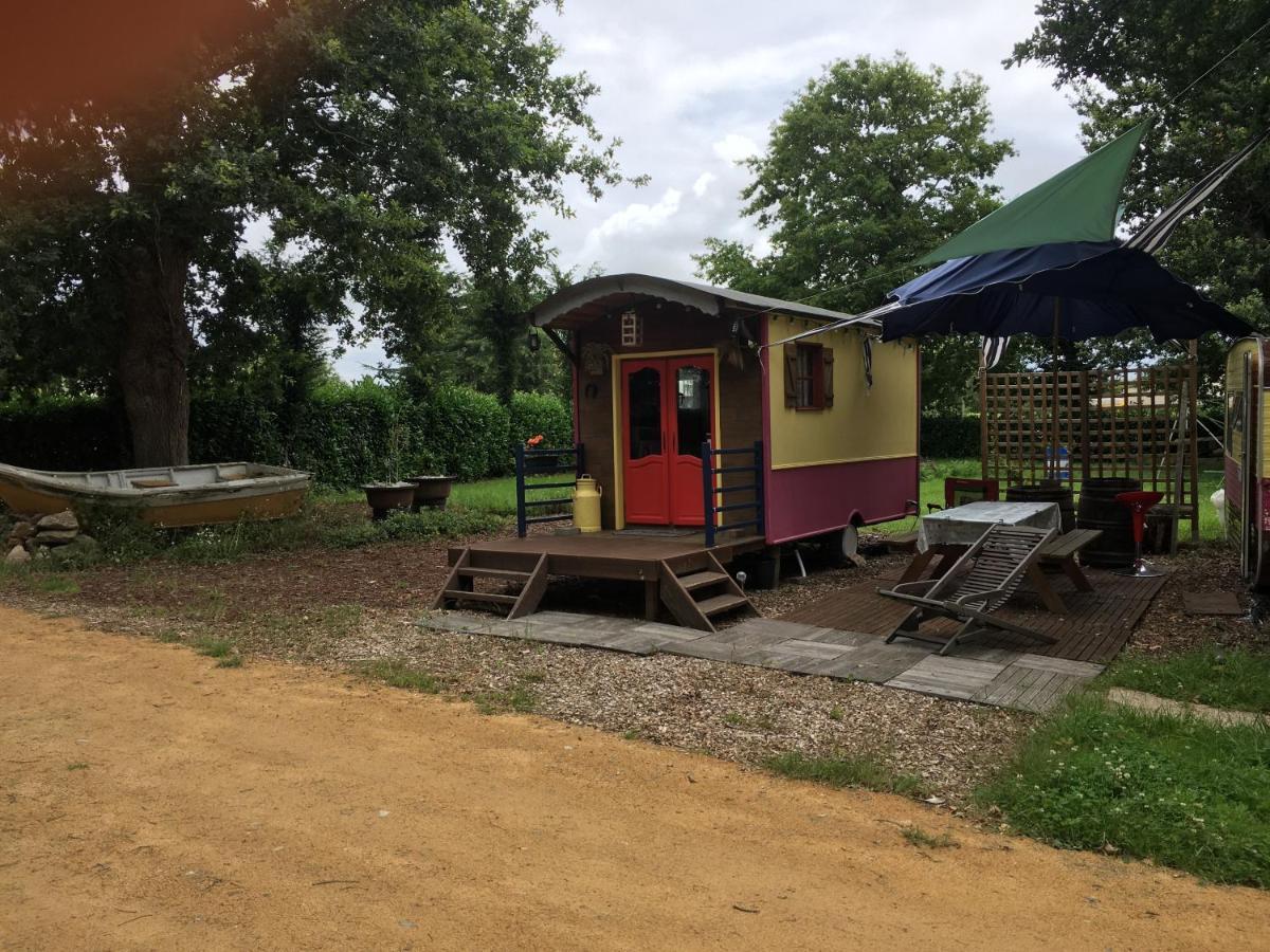 La Roulotte Chainoux Bains-sur-Oust Bagian luar foto